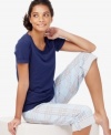 Beach bum. Kick back and relax in the summery color and soft, cotton comfort of these pajamas by Nautica.