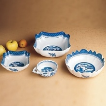 The most fashionable tables in the early American Republic were set with blue and white Canton ware, so called for the great Chinese trading port from which it came. Chinese blue and white porcelain was in demand well into the 19th century and has been part of the heritage of many American families. Blue Canton from Mottahedeh faithfully recaptures this centuries-old tradition and style. The most fashionable tables in the early American Republic were set with blue and white Canton ware, so called for the great Chinese trading port from which it came. Chinese blue and white porcelain was in demand well into the 19th century and has been part of the heritage of many American families. Blue Canton from Mottahedeh faithfully recaptures this centuries-old tradition and style.