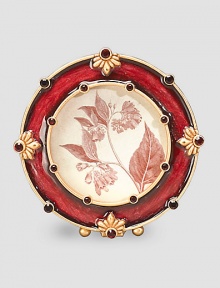 A charming keepsake piece fit for a special photograph, beautifully handcrafted in goldplated pewter with Swarovski crystal trim. Accommodates a 2 diam. photograph Exterior, 3¼ diam. Imported A charming keepsake piece fit for a special photograph, beautifully handcrafted in goldplated pewter with Swarovski crystal trim. Accommodates a 2 diam. photograph Exterior, 3¼ diam. Imported