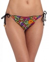 Cheery floral graphics teamed with ruffle edges, make a fun and flirty string bottom.Elastic waistband Side ties with peace charms Ruffle edges Fully lined 82% nylon/18% spandex Fully lined Hand wash Made in USA of imported fabricPlease note: Bikini bottom sold separately. 