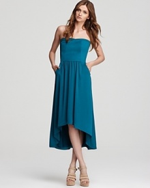 Assure you're always dressed to the nines with this Rebecca Taylor strapless dress in your wardrobe. Pleated at the waistline and featuring a high/low hem, this stunning silhouette was made to party. Assure you're always dressed to the nines with this Rebecca Taylor strapless dress in your wardrobe. Pleated at the waistline and featuring a high/low hem, this stunning silhouette was made to party.