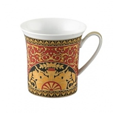 Elegant red, precious gold and black unite on the Medusa dinnerware, forming ingenious patterns worthy of the most opulent feast. Elegant red, precious gold and black unite on the Medusa dinnerware, forming ingenious patterns worthy of the most opulent feast.