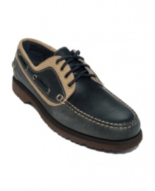 The contrast details and unexpected textures on this pair of men's casual shoes team up to put a fresh, on-trend twist on a classic pair of moc toe boat shoes. The contrast details and unexpected textures on this pair of men's casual shoes team up to put a fresh, on-trend twist on a classic pair of moc toe boat shoes.