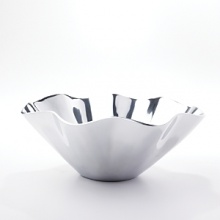 This all-purpose scalloped bowl is polished and refined. Great for both casual and formal dining. This all-purpose scalloped bowl is polished and refined. Great for both casual and formal dining.