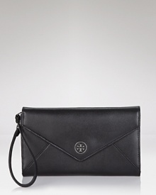 Lustrous Saffiano leather lends luxe texture to this simply chic envelope clutch from Tory Burch. Lustrous Saffiano leather lends luxe texture to this simply chic envelope clutch from Tory Burch.