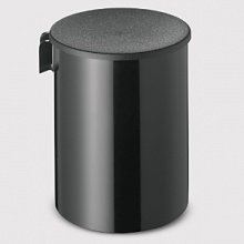 Designed by Erik Magnussen, this modern creamer compliments the Stelton black vacuum jug and pairs with the black sugar bowl. Made in Denmark. Designed by Erik Magnussen, this modern creamer compliments the Stelton black vacuum jug and pairs with the black sugar bowl. Made in Denmark.