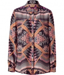 Stylish top in fine printed silk - Fashionable in coral and black - Modern and feminine cut, slightly fitted - With a small blouse collar, covered button panel and long sleeves - Trendy version of the classic blouse - A hit for a business look, cool evening outfit but also casual under a long cardigan Stylish top in fine printed silk - Fashionable in coral and black - Modern and feminine cut, slightly fitted - With a small blouse collar, covered button panel and long sleeves - Trendy version of the classic blouse - A hit for a business look, cool evening outfit but also casual under a long cardigan