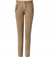 Stylish pants made ​.​.of fine, beige-brown cotton - Trendy chino cut with a slim leg and flap pockets - Casual, trendy, and crazy comfy, just a great alternative to jeans - A style dream, wear these pants in the office with a chic blouse, blazer and pumps - and for leisure with a cashmere pullover and ballerinas or boots