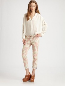 Pretty florals highlight rail-straight denim, finished with just a hint of stretch and a sophisticated crop.THE FITSlim fitRise, about 8Inseam, about 27THE DETAILSZip flyFive-pocket style92% cotton/7% polyester/1% spandexMachine washMade in USA of imported fabricModel shown is 5'10 (178cm) wearing US size 4. Pretty florals highlight rail-straight denim, finished with just a hint of stretch and a sophisticated crop.THE FITSlim fitRise, about 8Inseam, about 27THE DETAILSZip flyFive-pocket style92% cotton/7% polyester/1% spandexMachine washMade in USA of imported fabricModel shown is 5'10 (178cm) wearing US size 4.