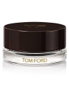 Tom Ford's dramatic eye accessory: a black gel formula that sweeps over the entire lid for a smoldering eye or can be used to fluidly and boldly line the lid. Its highly enriched, blackened pigment is infused with a unique spark of blue optics that catch the light and brighten the eyes for an extremely dimensional effect.