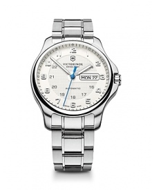 Packaged in a gift box with an accompanying Swiss army knife, this Victorinox Swiss Army watch makes the perfect set. Packaged in a gift box with an accompanying Swiss army knife, this Victorinox Swiss Army watch makes the perfect set.