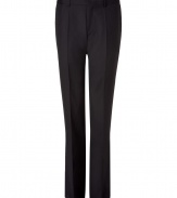 Stylish pants in black textured virgin wool - Fashionable slim cut (slim fit) with a moderately high rise - Slanted pockets - The creases make a particularly slim silhouette - Lightweight and wonderfully comfortable - A modern interpretation of a classic - Ideal for numerous occasions, from casual to chic - Styling: pair with a dress shirt, cashmere pullover, a cool shirt, cardigan