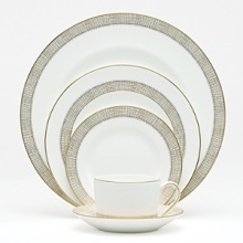 Vera Wang, in collaboration with Wedgwood, has designed a tableware collection full of understated elegance and classic beauty that embraces the ultra chic, sophisticated style that Vera is known for. Gilded Weave takes its inspiration from the Greek and Neo-classical accents used in Vera Wangs Spring 2008 Bridal Collection. The gold and platinum mixed motifs invoke themes of nature and spring with graceful and subtle flourishes. This collection is designed to stand-alone or to mix and match. Vera Wang, in collaboration with Wedgwood, has designed a tableware collection full of understated elegance and classic beauty that embraces the ultra chic, sophisticated style that Vera is known for. Gilded Weave takes its inspiration from the Greek and Neo-classical accents used in Vera Wangs Spring 2008 Bridal Collection. The gold and platinum mixed motifs invoke themes of nature and spring with graceful and subtle flourishes. This collection is designed to stand-alone or to mix and match.