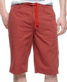 Clean up that summer slacker look with these flat front shorts from Bar III. Clean up that summer slacker look with these flat front shorts from Bar III.