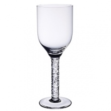 A thick, textured stem and generously sized bowl add eye-catching style to Villeroy & Boch's Urban Nature stemware. A thick, textured stem and generously sized bowl add eye-catching style to Villeroy & Boch's Urban Nature stemware.