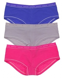 A stretchy one size boyshort constructed of fine yarns for a comfortable fit. A stretchy one size boyshort constructed of fine yarns for a comfortable fit.