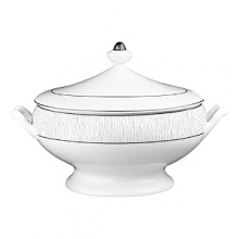 An icon of grand rich tradition of excellence, Bernardaud embodies one of the most innovative spirits among French luxury houses today. A trendsetter in design, it's porcelain collections are characterized by original forms, capturing the essence of their time. Inspired by distant deserts and drawn from timeless landscapes, Dune still bears the caress of the wind on the sand on its wide borders. With its pearly reflection and its subtle texture, the Limoges porcelain vibrates with a soft light. Based in white, classic, yet modern, Dune will forever dress your table with style. An icon of grand rich tradition of excellence, Bernardaud embodies one of the most innovative spirits among French luxury houses today. A trendsetter in design, it's porcelain collections are characterized by original forms, capturing the essence of their time. Inspired by distant deserts and drawn from timeless landscapes, Dune still bears the caress of the wind on the sand on its wide borders. With its pearly reflection and its subtle texture, the Limoges porcelain vibrates with a soft light. Based in white, classic, yet modern, Dune will forever dress your table with style.