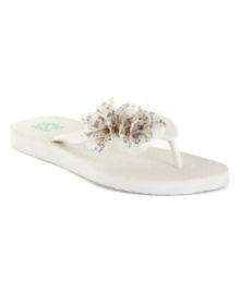Don't be afraid to get girly. The floral detail on these Coria thong sandals by R2 put an über-feminine touch on the traditional flip flop. Don't be afraid to get girly. The floral detail on these Coria thong sandals by R2 put an über-feminine touch on the traditional flip flop.