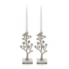 Nature-inspired, Michael Aram's Botanical Leaf collection calls to mind the leaves and twisting branches of eucalyptus and seagrape. Artfully designed, they are eye-catching and chic. Nature-inspired, Michael Aram's Botanical Leaf collection calls to mind the leaves and twisting branches of eucalyptus and seagrape. Artfully designed, they are eye-catching and chic.
