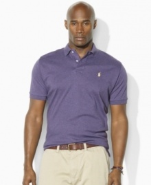 Short-sleeved polo shirt, cut for a comfortable, classic fit.