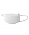 Minimal yet elegant, this teapot fits right into both formal and casual occasions. Customize your own table arrangement with other pieces from the sleek Urban Nature collection from Villeroy & Boch.