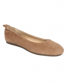 Forever your favorites. The Yalta flats by EMU will stay with you for seasons thanks to their timeless style and sturdy sheepskin design. Forever your favorites. The Yalta flats by EMU will stay with you for seasons thanks to their timeless style and sturdy sheepskin design.