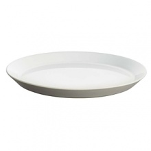 Designed by David Chipperfield. Both durable and versatile, the plate is in a generous size, suitable for single-course meals or dishes with plenty of vegetable. Can be used in both conventional and microwave ovens.