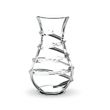 Horizontal, leaf-like cuts dance across the bowls of this captivating stemware collection from Baccarat. Horizontal, leaf-like cuts dance across the bowls of this captivating stemware collection from Baccarat.