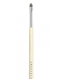 Ideal for defining the eyes with a smudged lash line. Made of luxuriously soft black squirrel hair.