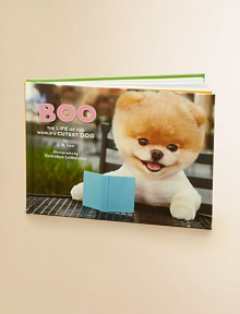 Everyone loves Boo! His signature fluffy head and teddy bear-like persona are irresistibly adorable. With nearly a million Facebook fans, and adding more each day, Boo is poised to become an international superstar. This charming book features exclusive new photographs of Boo doing all his favorite things: lounging around, playing with friends, exploring the whole wide world, and making those famous puppy-dog eyes. Everyone loves Boo! His signature fluffy head and teddy bear-like persona are irresistibly adorable. With nearly a million Facebook fans, and adding more each day, Boo is poised to become an international superstar. This charming book features exclusive new photographs of Boo doing all his favorite things: lounging around, playing with friends, exploring the whole wide world, and making those famous puppy-dog eyes.