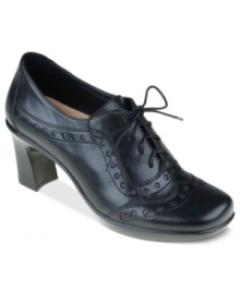 Perfect your tailored looks with the Periwinkle pumps by Earth. They feature a padded heel, latex arch support and a leather lining for a look that's just as comfy as it is stylish. Perfect your tailored looks with the Periwinkle pumps by Earth. They feature a padded heel, latex arch support and a leather lining for a look that's just as comfy as it is stylish.