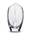 Soft curves work with sharp angles in the magnificent Giverny vase, featuring fine crystal with the impeccable quality and craftsmanship of Baccarat.
