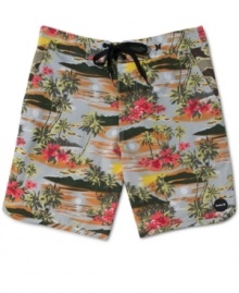 Go from pool to pavement and back again in this tropical style walk/board shorts by Hurley. Go from pool to pavement and back again in this tropical style walk/board shorts by Hurley.