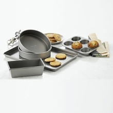 This 5 piece Calphalon set of bakeware essentials promises a lifetime of delicious baking. The durable nonstick coating provides long lasting durability while the aluminized steel construction resists rust. This 5 piece Calphalon set of bakeware essentials promises a lifetime of delicious baking. The durable nonstick coating provides long lasting durability while the aluminized steel construction resists rust.