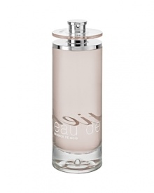 Both ethereal and sensual, Cartier Eau de Cartier-Essence de Bois' lingering scent for him and her unexpectedly combines the effervescent freshness of water with the rich warmth of wood. Both ethereal and sensual, Cartier Eau de Cartier-Essence de Bois' lingering scent for him and her unexpectedly combines the effervescent freshness of water with the rich warmth of wood.