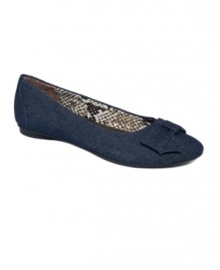 Poetry in motion: The Poem Court flats by Clarks are a darling creation with bow detail for that perfect finishing touch. Poetry in motion: The Poem Court flats by Clarks are a darling creation with bow detail for that perfect finishing touch.