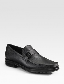 Classic slip-ons in rich leather with a side metal accent. Leather lining Padded insole Rubber sole Made in Italy