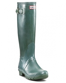 Hunter original rubber rain boots have the legendary Hunter fit and comfort and are perfect for a rainy day. Hunter original rubber rain boots have the legendary Hunter fit and comfort and are perfect for a rainy day.