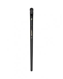 This versatile, natural-bristled brush is the ideal partner to all Lancôme eye shadows. It easily applies shadow for precise shade placement or quickly and evenly sweeps shadow across eyelid for a flawless, professional look.