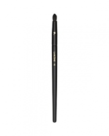 The ideal partner to Lancôme eye shadows. Designed with fine and densely packed fibers, this brush softens shadow and liner application around the lash line. Shadow and liner are different at the base of the lash line, creating a soft, smoky effect. A highlight effect is achieved by applying shimmer to inner corner or under the brow with the tip of the brush. The ideal partner to Lancôme eye shadows. Designed with fine and densely packed fibers, this brush softens shadow and liner application around the lash line. Shadow and liner are different at the base of the lash line, creating a soft, smoky effect. A highlight effect is achieved by applying shimmer to inner corner or under the brow with the tip of the brush.