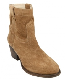 Ready-to-go boots for movers and shakers. Pull on the Western-inspired short Shaker boots by Steve Madden for quick and easy fashion so you can head out the door. Ready-to-go boots for movers and shakers. Pull on the Western-inspired short Shaker boots by Steve Madden for quick and easy fashion so you can head out the door.