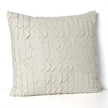 With its contemporary textural detailing in a versatile ivory hue, this Vera Wang sham surrounds you with Vera's signature laid back luxury. With its contemporary textural detailing in a versatile ivory hue, this Vera Wang sham surrounds you with Vera's signature laid back luxury.