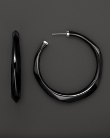 Bold, geometric hoops in black resin from Ippolita. Bold, geometric hoops in black resin from Ippolita.