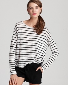 Get in touch with your love of the classics in a striped Vince top and achieve a look you can align with. Easy enough for every day wear, this linen look is complete with a chest patch pocket for just a touch of playful style. Get in touch with your love of the classics in a striped Vince top and achieve a look you can align with. Easy enough for every day wear, this linen look is complete with a chest patch pocket for just a touch of playful style.