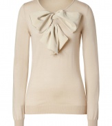Finish your tailored looks on a feminine note with Moschinos oversized bow embellished pullover - Round neckline, long sleeves, fine ribbed trim - Fitted - Wear with a pencil skirt and flawless platform pumps