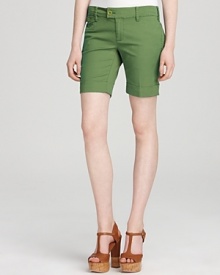 These stretch Standard 1 shorts are the perfect adventure-seeking style whether you're city-bound or seaside. These stretch Standard 1 shorts are the perfect adventure-seeking style whether you're city-bound or seaside.