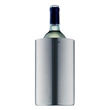 This wine cooler is simple and classic in design. It fits a standard one litre bottle and covers the bottle to its neck. This wine cooler is simple and classic in design. It fits a standard one litre bottle and covers the bottle to its neck.