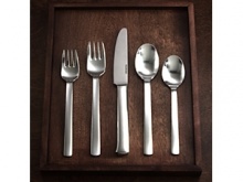In 1990, this cutler won Denmark's top design ward, the ID prize. The jury was won over by the timeles harmony of the form and carefully thought out, almost imperceptibly refined interpretation of an ancient ideal in the different pieces. This cutlery stands out as innovative and different, yet at the same time familiar and well known. The rounded lines seem natural and comfortable - espeically in use. Bo Bonfils is produced in matte finish stainless steel.