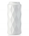 A cut above. This large Castle Peak vase presents an ultra-modern take on kate spade new york's signature bow motif, featuring bold faceted accents in white porcelain.
