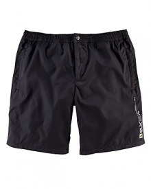 From the pool to the shore, the Sail swim trunk is designed to conquer the elements in chlorine-resistant polyester with sporty screen-printed details for an athletic appeal. From the pool to the shore, the Sail swim trunk is designed to conquer the elements in chlorine-resistant polyester with sporty screen-printed details for an athletic appeal.